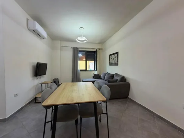 Tirane, jepet me qera apartament 2+1 Kati 1, 78 m² 750 € 
