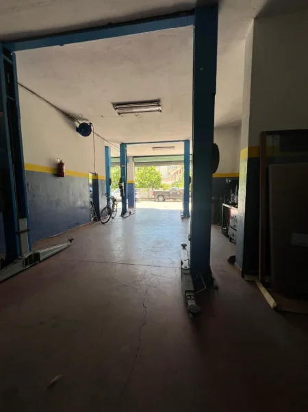 Tirane, jepet me qera ambjent biznesi Kati 0, 120 m² 1.700 € (Zogu I Zi)