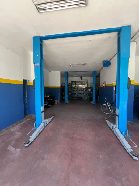 Tirane, jepet me qera ambjent biznesi Kati 0, 120 m² 1.700 € (Zogu I Zi)