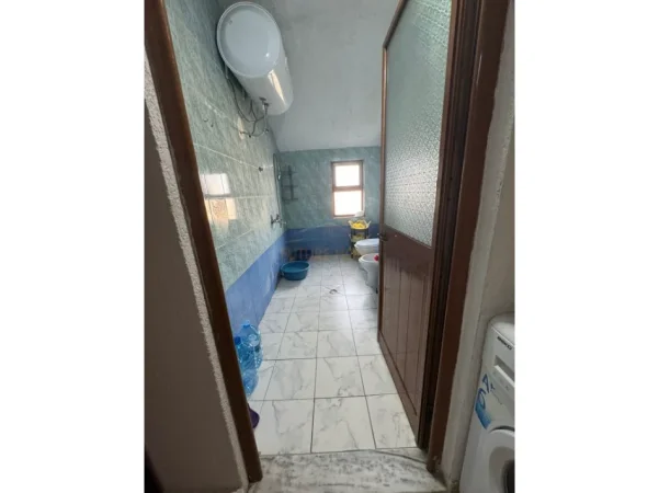 Tirane, jepet me qera apartament 3+1 Kati 5, 91 m² 480 € (laprake)