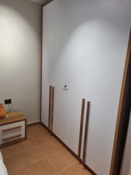 Tirane, jepet me qera apartament 1+1 Kati 2, 55 m² 50 € (ALI DEMI)