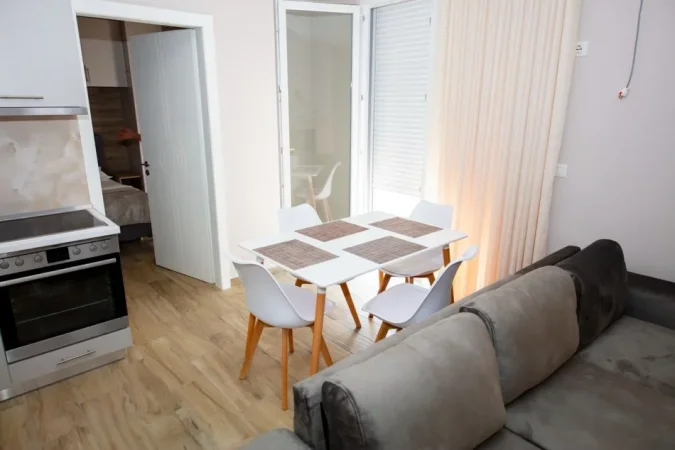 Tirane, jepet me qera apartament 1+1 Kati 9, 65 m² 600 € (Medreseja)