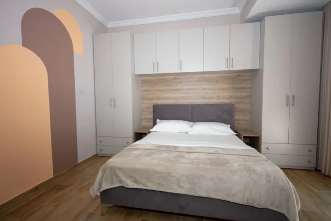 Tirane, jepet me qera apartament 1+1 Kati 9, 65 m² 600 € (Medreseja)
