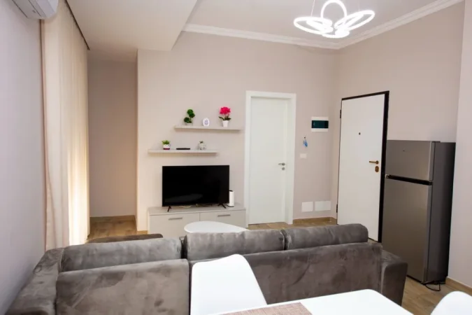 Tirane, jepet me qera apartament 1+1 Kati 9, 65 m² 600 € (Medreseja)