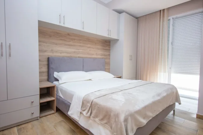 Tirane, jepet me qera apartament 1+1 Kati 9, 65 m² 600 € (Medreseja)