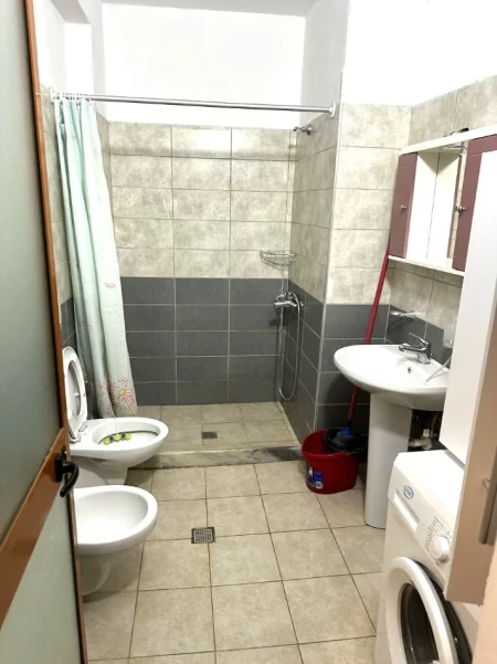 JEPET ME QERA APARTAMENT 1+1 ne Qender TEK SELVIA , 500 EURO