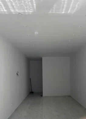 Tirane, shitet dyqan Kati 0, 40 m² 80.000 € (rruga don bosko)