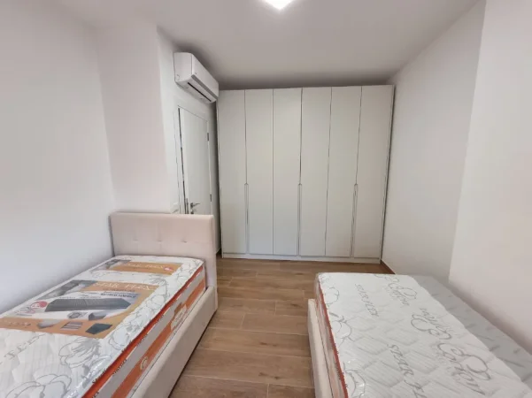 Tirane, jepet me qera apartament 2+1+Ballkon Kati 8, 100 m² 800 € (Kompleksi Zirkon Pranë QSUT)