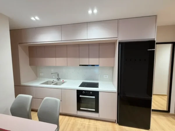 Tirane, jepet me qera apartament 2+1 Kati 8, 1.000 € (zogu i zi)