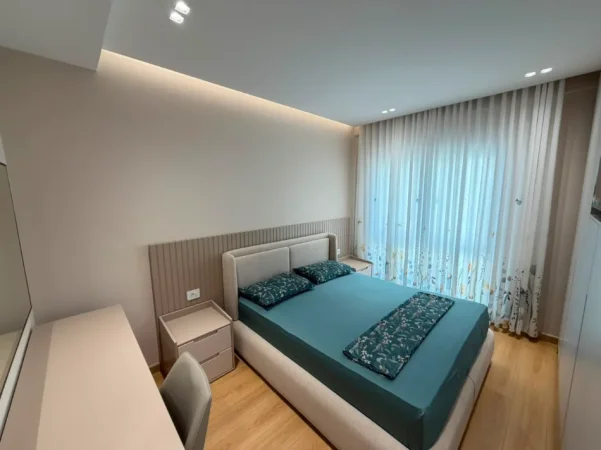 Tirane, jepet me qera apartament 2+1 Kati 8, 1.000 € (zogu i zi)