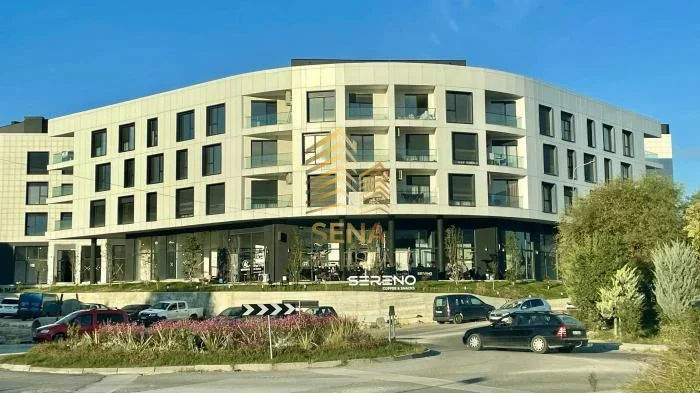 Tirane, jepet me qera ambjent biznesi Kati 0, 151 m² 3.200 € (Liqeni i Thate)
