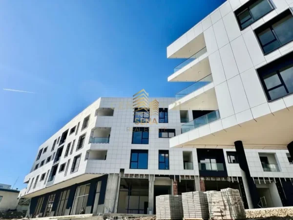 Tirane, jepet me qera ambjent biznesi Kati 0, 151 m² 3.200 € (Liqeni i Thate)
