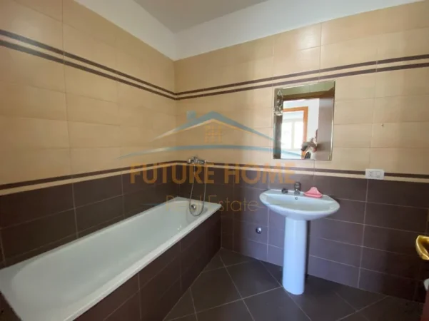 Tirane, jepet me qera zyre Kati 4, 150 m² 1.000 € (Rruga e Elbasanit)