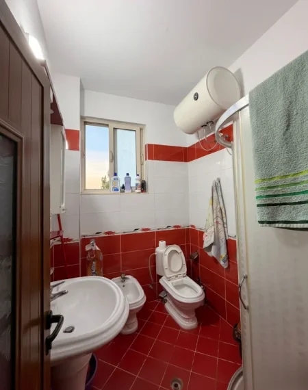 Tirane, jepet me qera apartament 2+1 Kati 2, 450 € (CASA ITALIA)