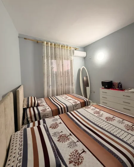 Tirane, jepet me qera apartament 2+1 Kati 2, 450 € (CASA ITALIA)
