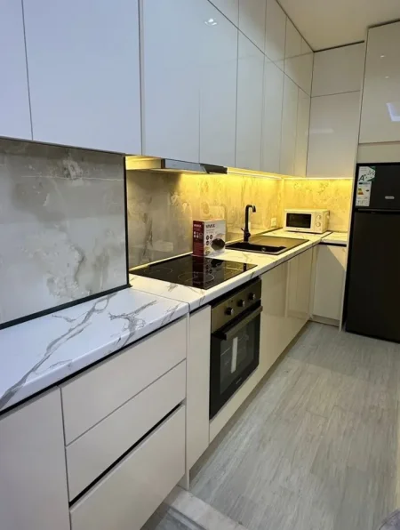 Shqiperi, jepet me qera apartament+verande | Penthouse 1+1 Kati 1, 70 m² 600 € (RIZA CEROVA)