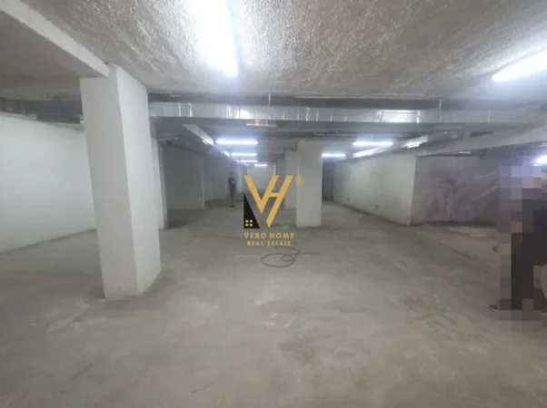 Tirane, shitet ambjent biznesi Kati -1, 350 m² 261.000 € (SHKOLLA E KUQE)