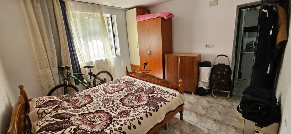 Tirane, jepet me qera apartament 1+1 Kati 1, 67 m² 450 € (KOMUNA E PARISIT)