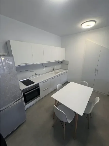 Tirane, jepet me qera apartament 2+1 Kati 2, 80 m² 700 € (KODRA E DIELLIT 1)
