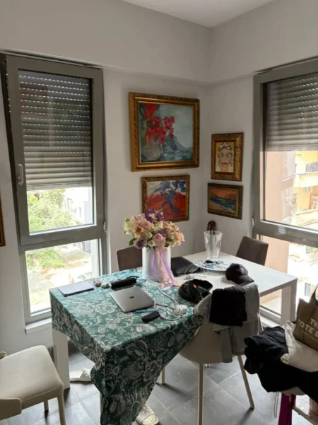 Tirane, jepet me qera apartament 1+1 Kati 6, 60 m² 600 € (JURIDIKU)