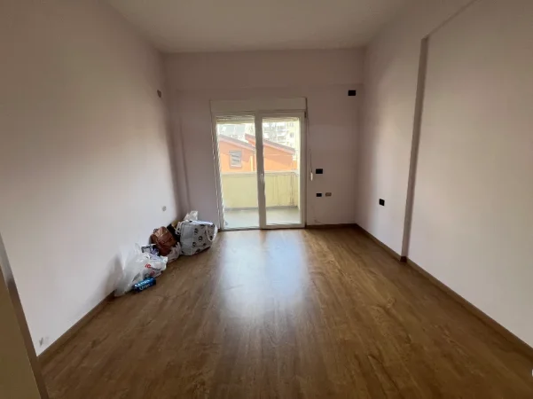 Tirane, shitet apartament 2+1+Ballkon Kati 2, 115 m² 260.000 € (Ali doci)