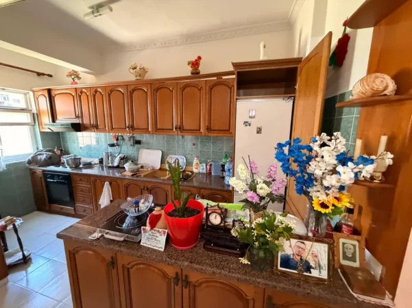 Durres, shitet apartament 2+1 Kati 3, 110.000 € (Kryqi i Kuq)