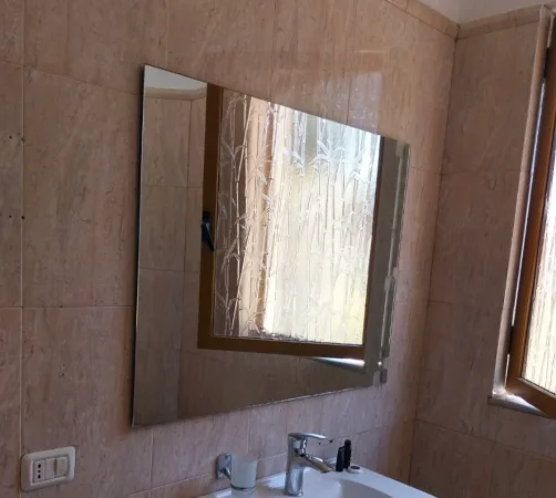 Durres, shes aksesore OKAZION. MBYLLET HOTEL ☆☆☆☆ SHITEN 10 DYER XHAMI PËRMASA TË NDRYSHME, ;