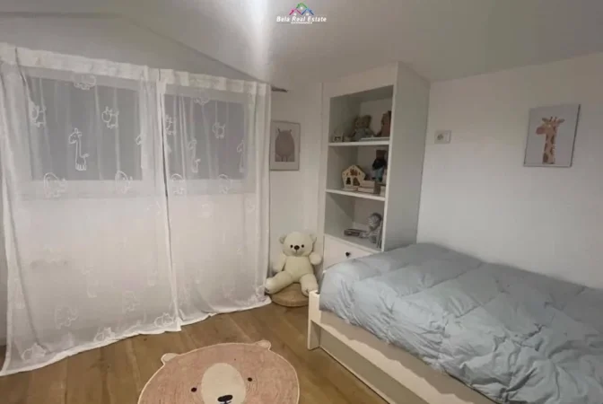 Tirane, jepet me qera apartament 2+1 Kati 1, 180 m² 1.260 € (bill klinton)