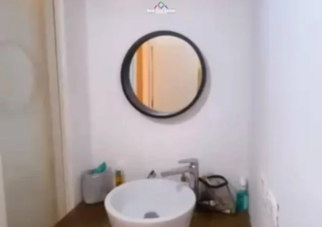Tirane, jepet me qera apartament 2+1 Kati 1, 180 m² 1.260 € (bill klinton)