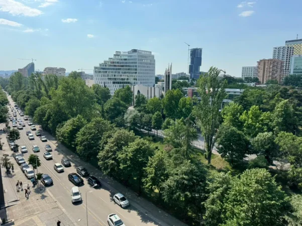 Tirane, jepet me qera Studio Kati 3, 74 m² 3.000 € (Kisha)