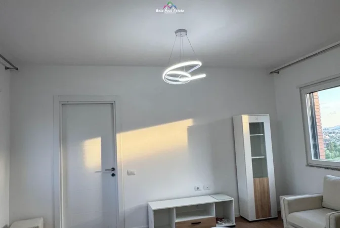 Tirane, jepet me qera apartament 2+1 Kati 7, 95 m² 600 € (paskuqan)