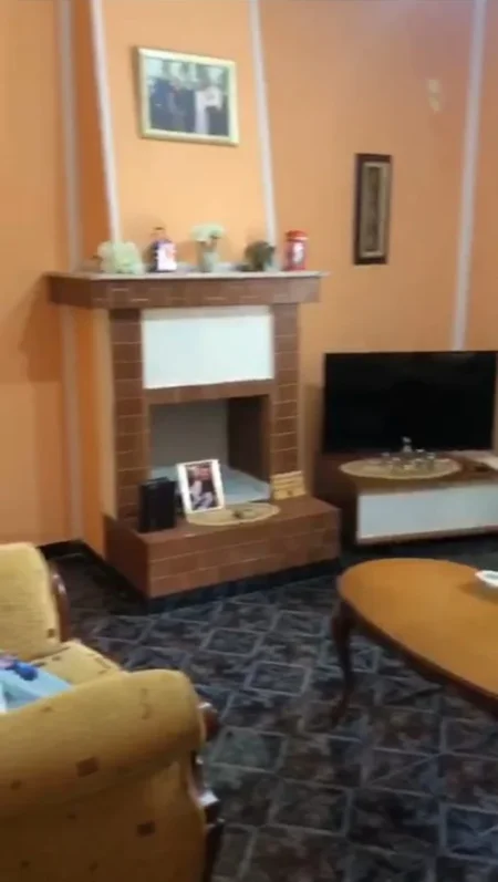 Tirane, jepet me qera apartament 3+1 Kati 2, 120 m² 700 € (Tregu Elektrik)
