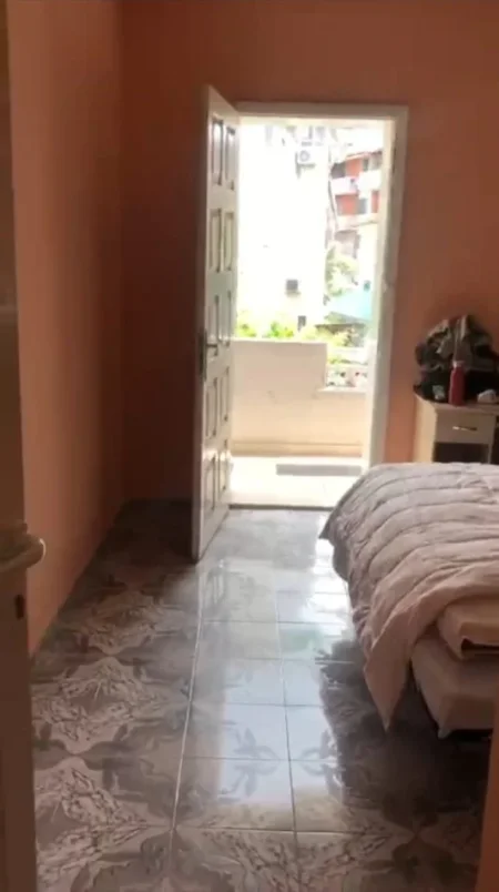 Tirane, jepet me qera apartament 3+1 Kati 2, 120 m² 700 € (Tregu Elektrik)
