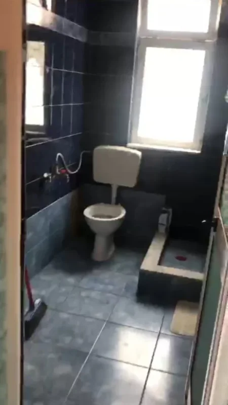 Tirane, jepet me qera apartament 3+1 Kati 2, 120 m² 700 € (Tregu Elektrik)