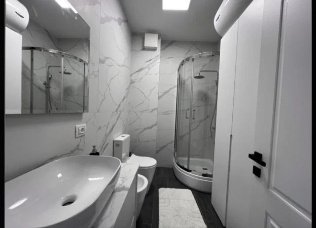 Tirane, jepet me qera apartament 2+1 Kati 4, 85 m² 800 € (Stacioni i Trenit)