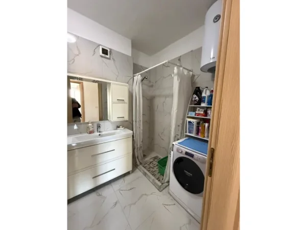 Tirane, shitet apartament 2+1+Ballkon Kati 6, 100 m² 220.000 € 