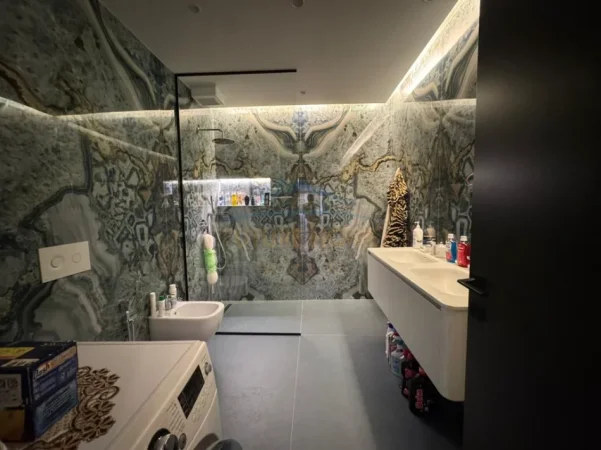 Tirane, shitet apartament 3+1+Ballkon Kati 4, 165 m² 470.000 € 
