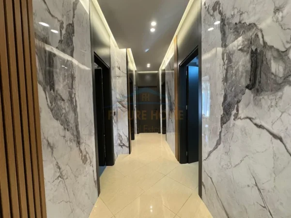 Tirane, shitet apartament 3+1+Ballkon Kati 4, 165 m² 470.000 € 