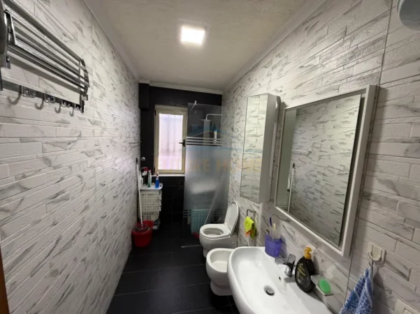 Tirane, shes apartament 2+1+Ballkon Kati 5, 72 m² 160.000 € 