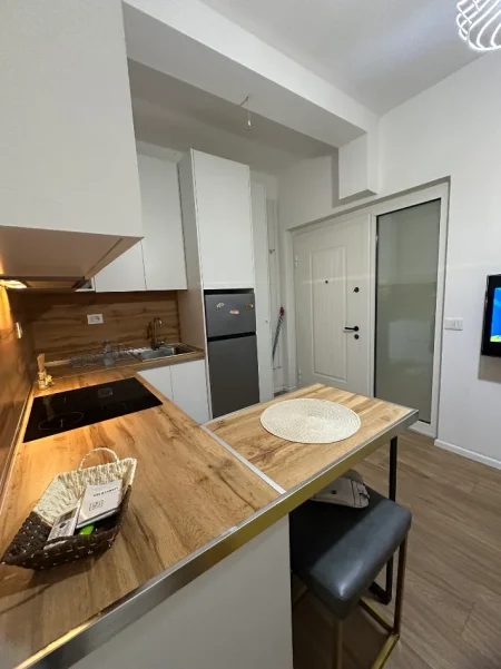 Tirane, jepet me qera apartament 1+1 Kati 1, 38 m² 350 € (Rruga Pasho Hysa kompleksi Mangalem)