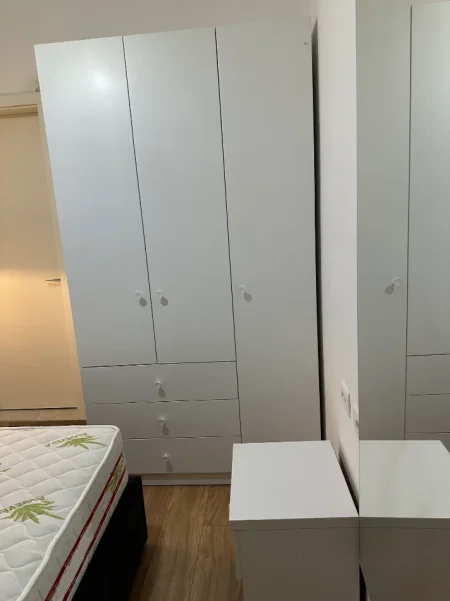 Tirane, jepet me qera apartament 1+1 Kati 1, 38 m² 350 € (Rruga Pasho Hysa kompleksi Mangalem)