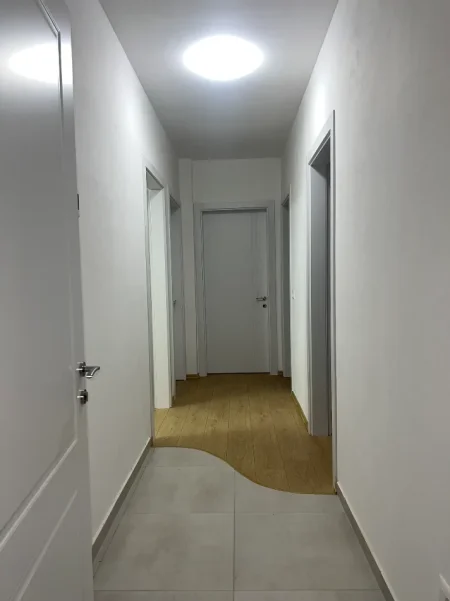 Tirane, jepet me qera shtepi 2+1+Aneks Kati 1, 400 € Misto Mame