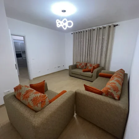Tirane, jepet me qera shtepi 2+1+Aneks Kati 1, 400 € Misto Mame