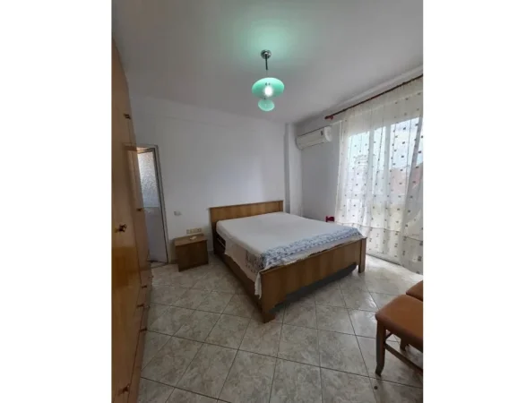 Tirane, jepet me qera apartament 3+1+Ballkon Kati 5, 109 m² 700 € (Rruga Siri Kodra)