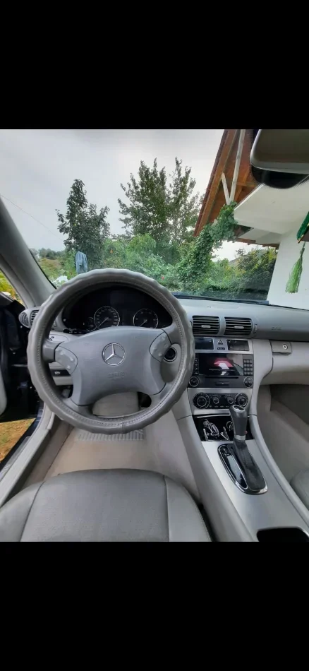 Tirane, shitet makine | veture Nafte, tiptronik Kondicioner 245.000 km 4.200 €