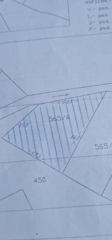 Pogradec, shitet toke , 2000 m² (Piskupat / Buqez)