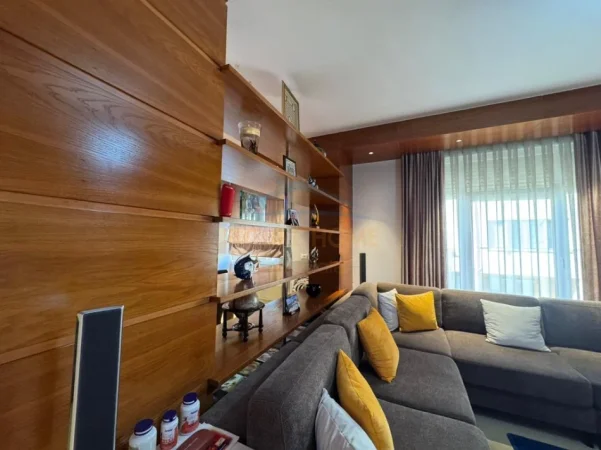 Tirane, shitet apartament 3+1+Aneks+Ballkon Kati 3, 166 m² 470.000 € (Kopshti Botanik)