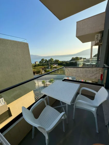 Vlore, jepet me qera apartament 1+1+Ballkon Kati 2, 64 m² 70 € (Radhime)