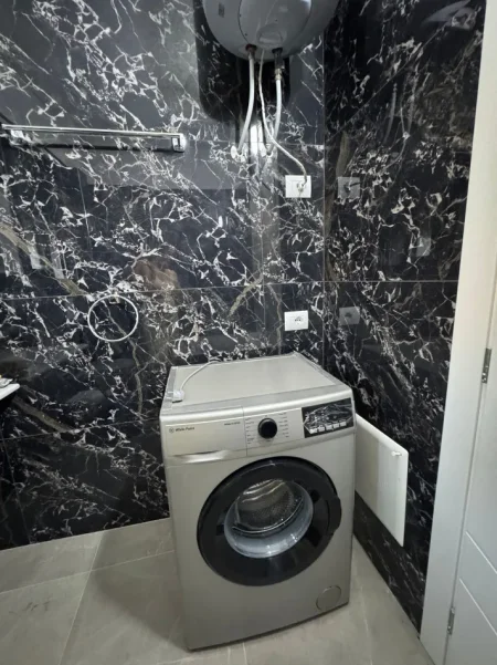 Vlore, jepet me qera apartament 1+1+Ballkon Kati 2, 64 m² 70 € (Radhime)