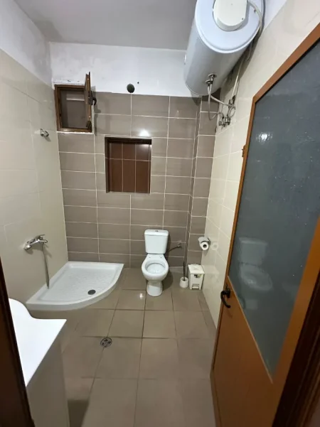 Tirane, jepet me qera garsoniere Kati 2, 35 m² 320 €